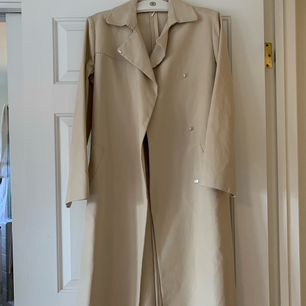 Beautiful coat with full rain protection